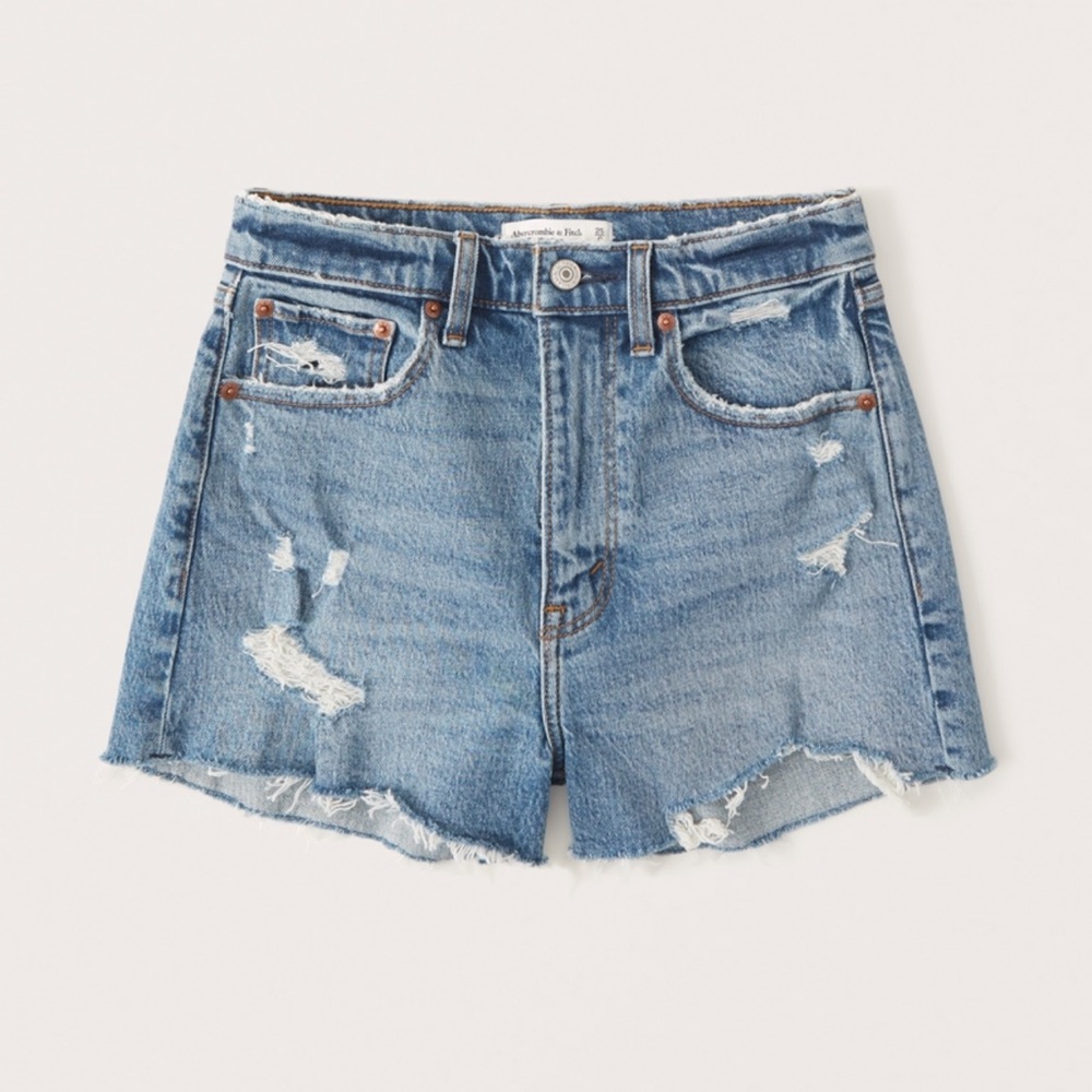 Abercrombie High Rise Mom Short, size 32